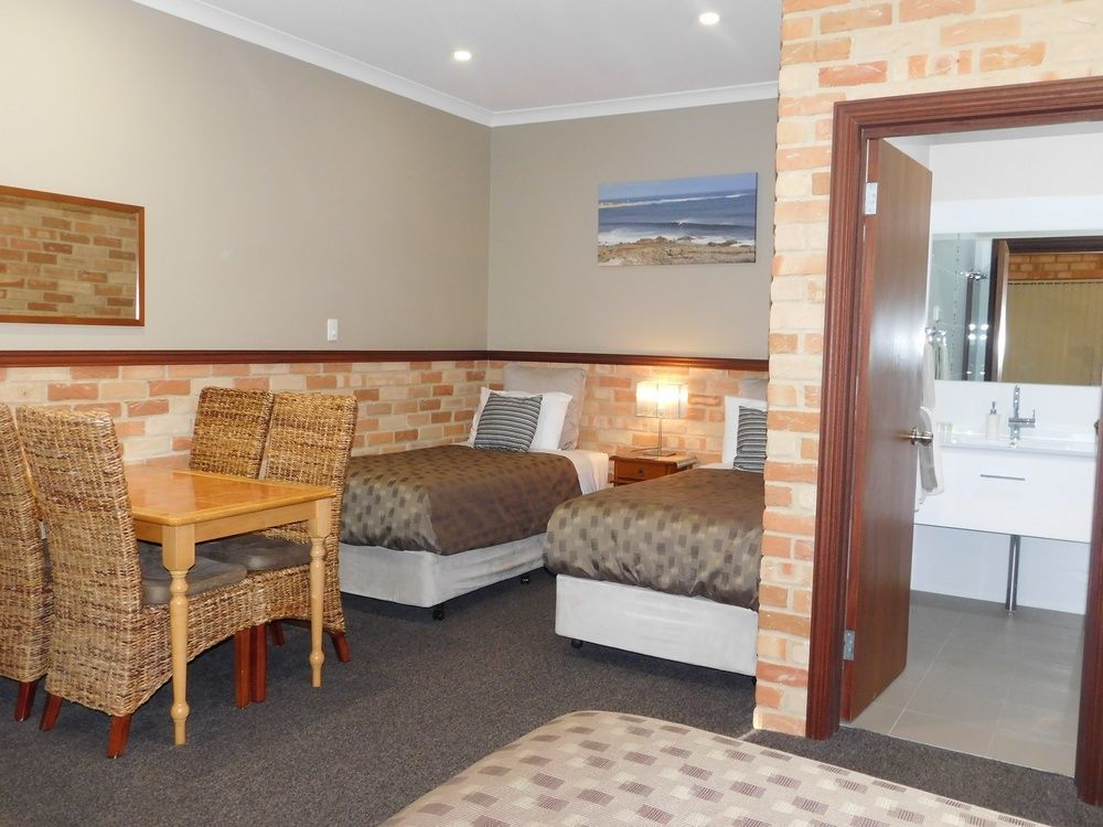 Edge Of The Forest Motel Margaret River Exterior photo